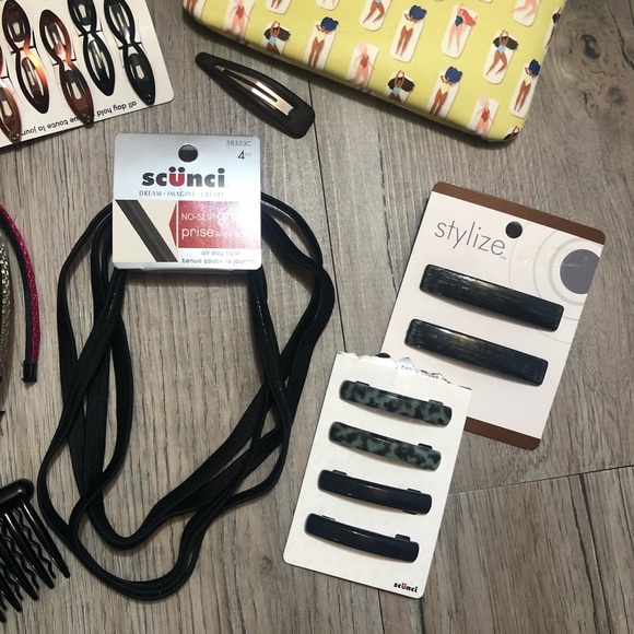 🔥SALE - Any 4 for $20.  Bag Full of Hair Accessories - Picture 7 of 7